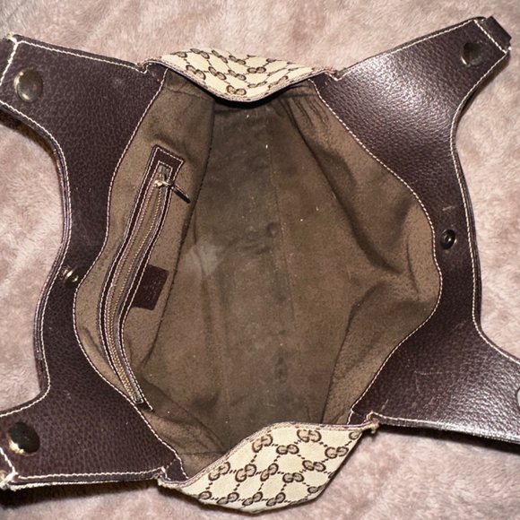 GUCCI CHARMY! - Picture 5 of 11